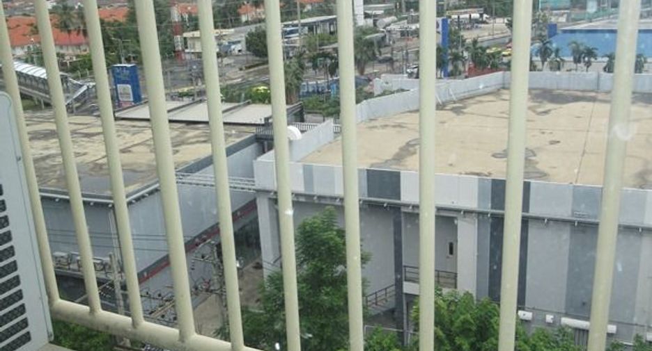 À vendre studio condo à Phasi Charoen, Bangkok