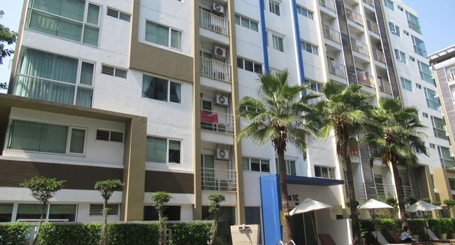 À vendre studio condo à Phasi Charoen, Bangkok