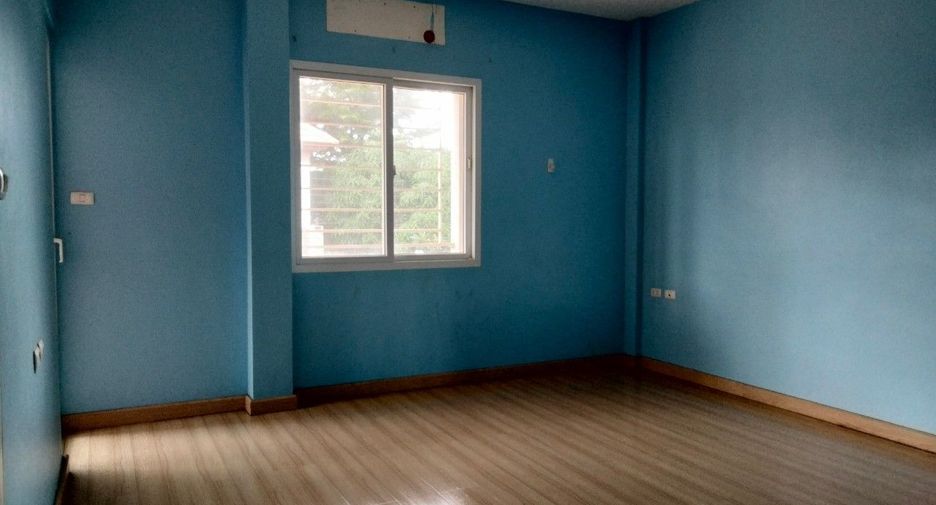 For sale studio townhouse in Thung Khru, Bangkok
