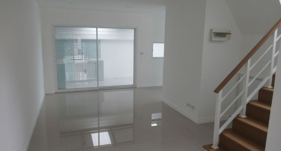 For sale studio townhouse in Nong Khaem, Bangkok