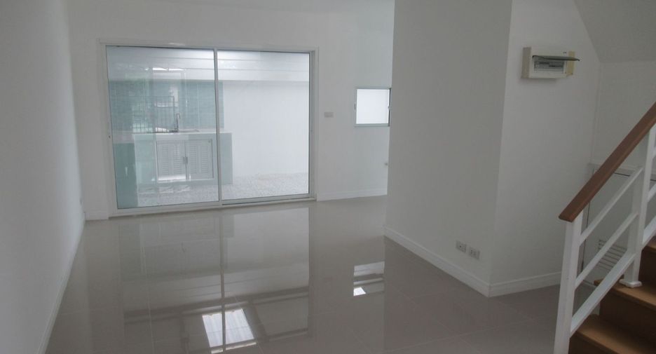 For sale studio townhouse in Nong Khaem, Bangkok