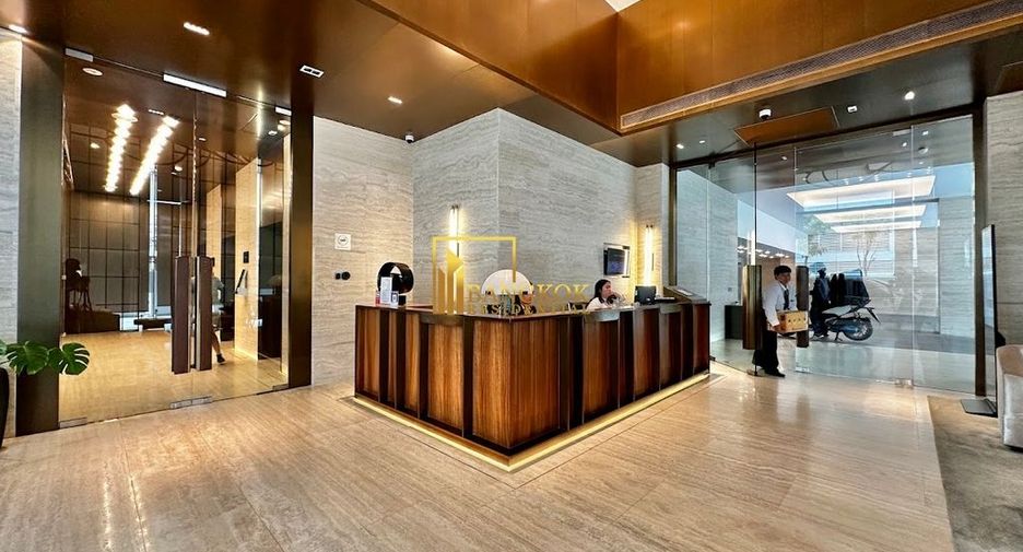 For rent 2 bedrooms condo in Khlong Toei, Bangkok