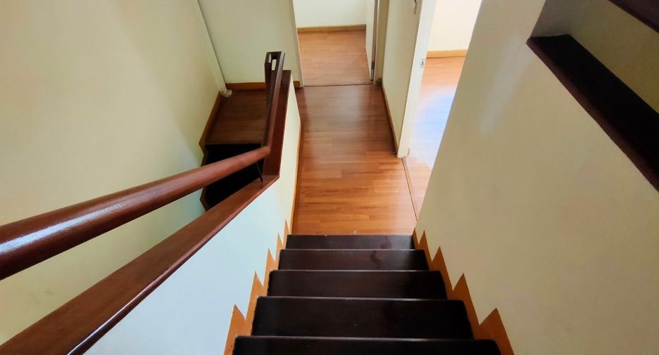 For sale studio townhouse in Prawet, Bangkok