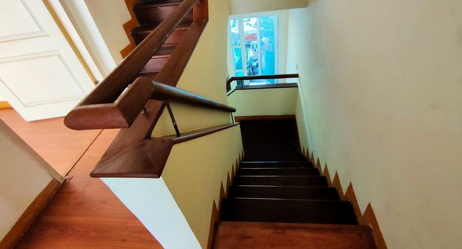 For sale studio townhouse in Prawet, Bangkok