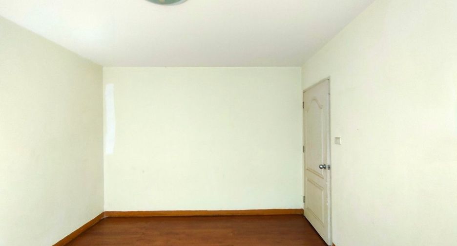 For sale studio townhouse in Prawet, Bangkok