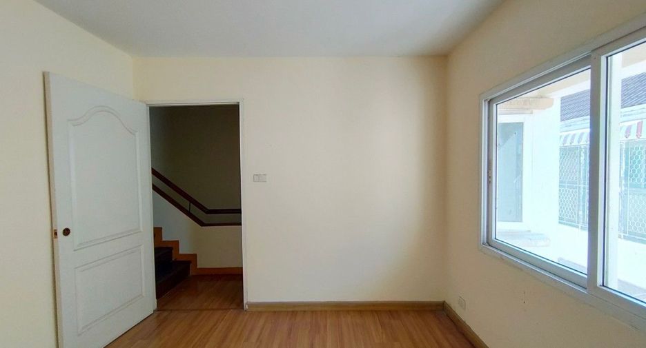 For sale studio townhouse in Prawet, Bangkok