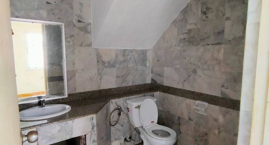 For sale studio townhouse in Prawet, Bangkok