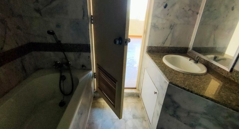For sale studio townhouse in Prawet, Bangkok