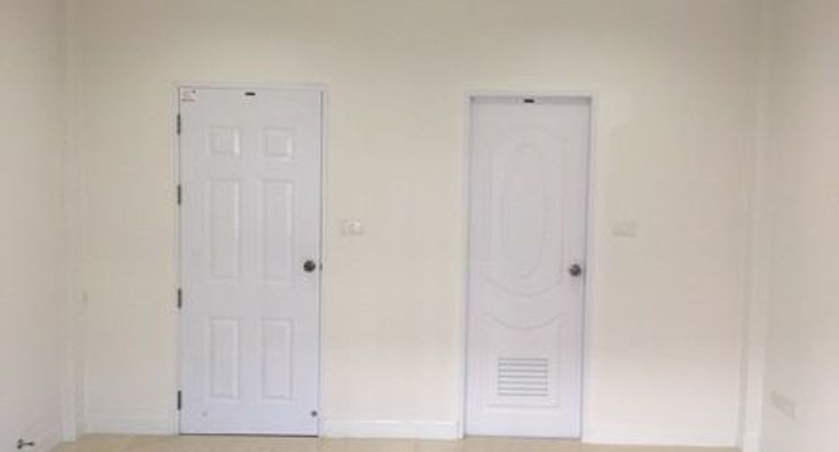 For sale studio townhouse in Prawet, Bangkok