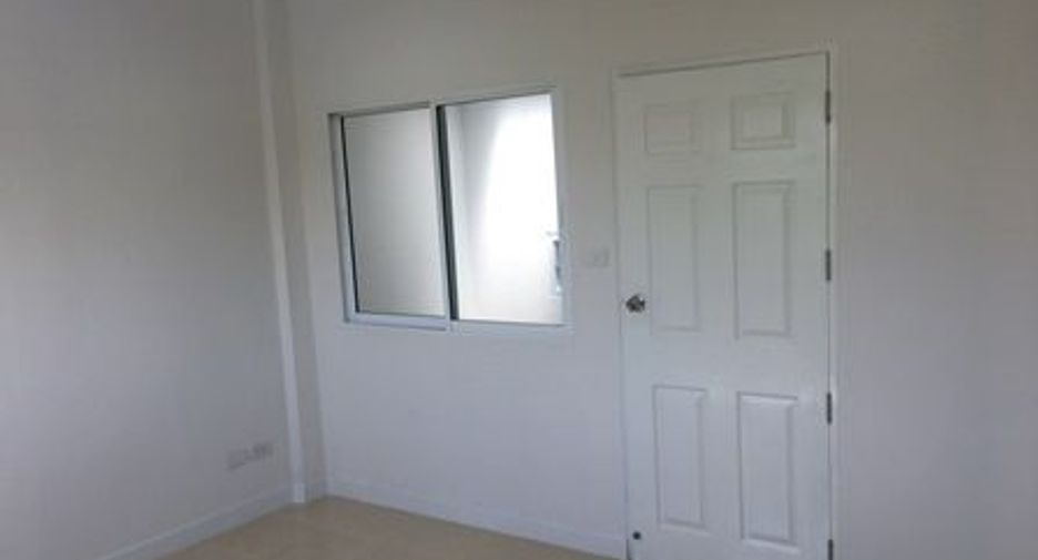 For sale studio townhouse in Prawet, Bangkok
