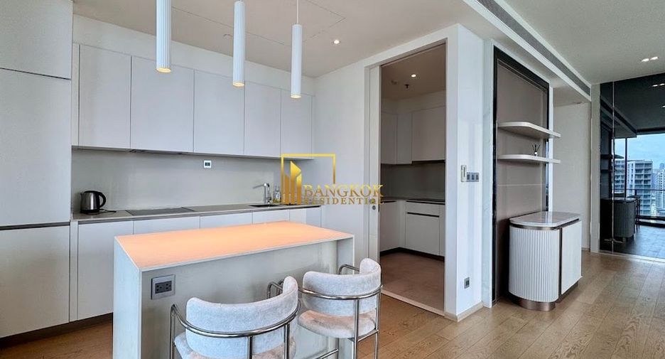 For rent 3 bedrooms condo in Khlong Toei, Bangkok