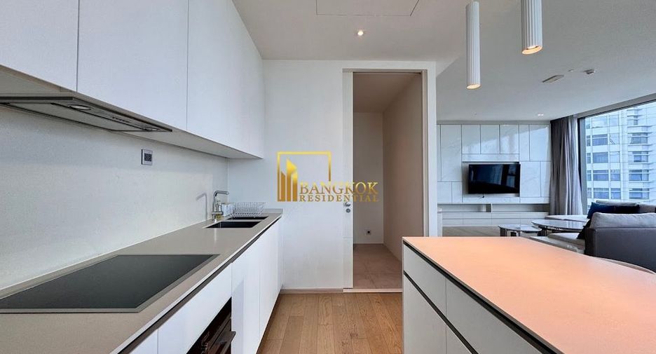 For rent 3 bedrooms condo in Khlong Toei, Bangkok