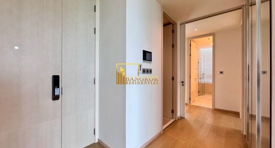 For rent 3 bedrooms condo in Khlong Toei, Bangkok