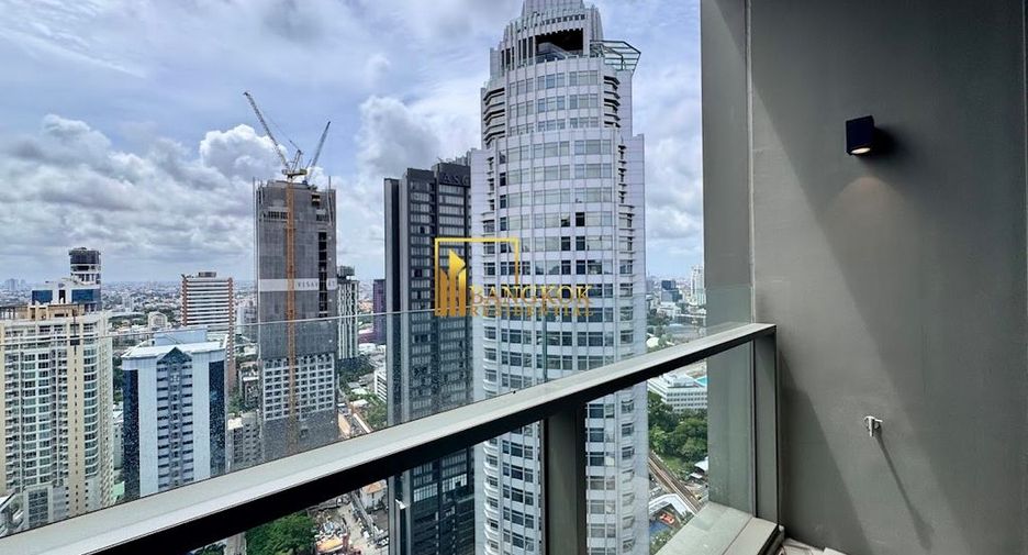 For rent 3 bedrooms condo in Khlong Toei, Bangkok