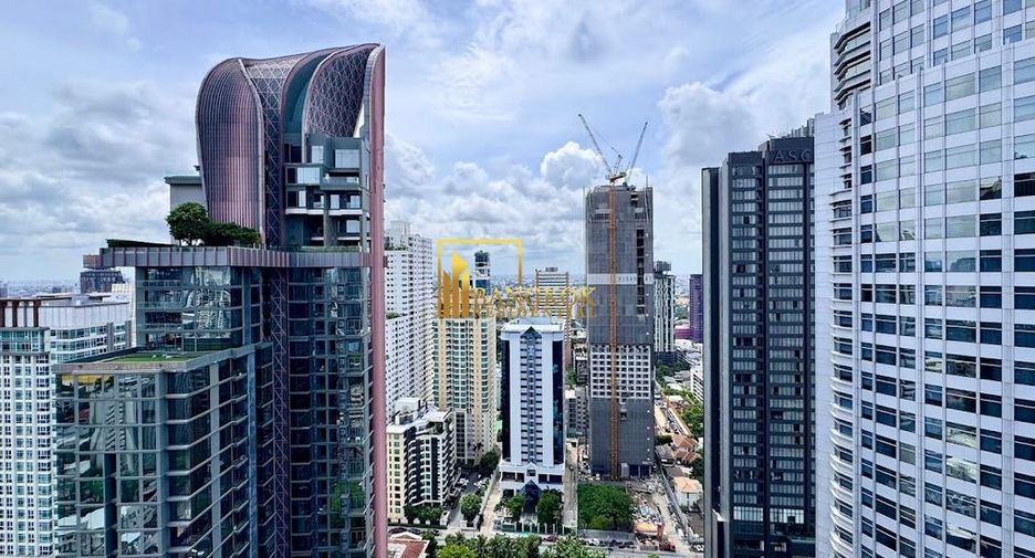 For rent 3 bedrooms condo in Khlong Toei, Bangkok