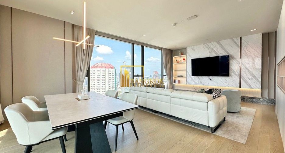 For rent 3 bedrooms condo in Khlong Toei, Bangkok