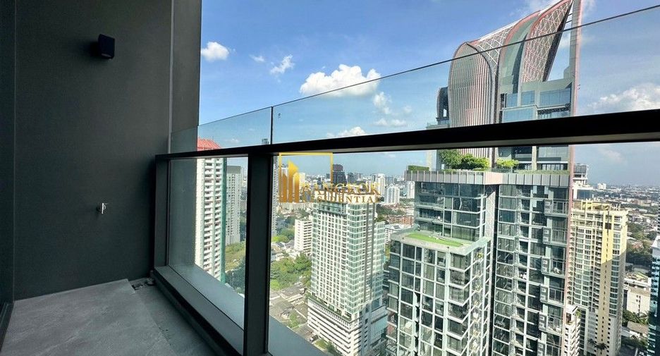 For rent 3 bedrooms condo in Khlong Toei, Bangkok