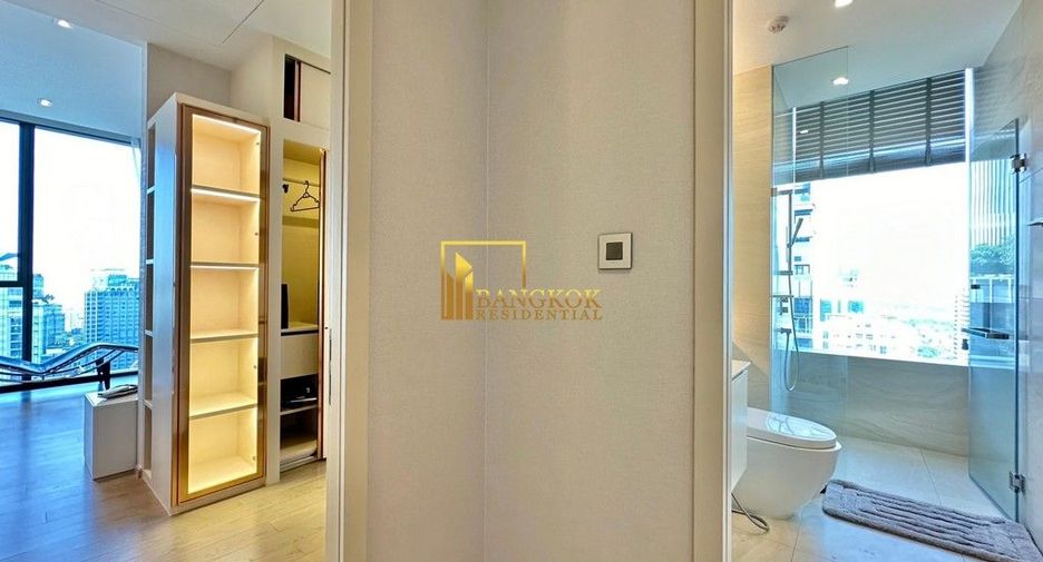 For rent 3 bedrooms condo in Khlong Toei, Bangkok