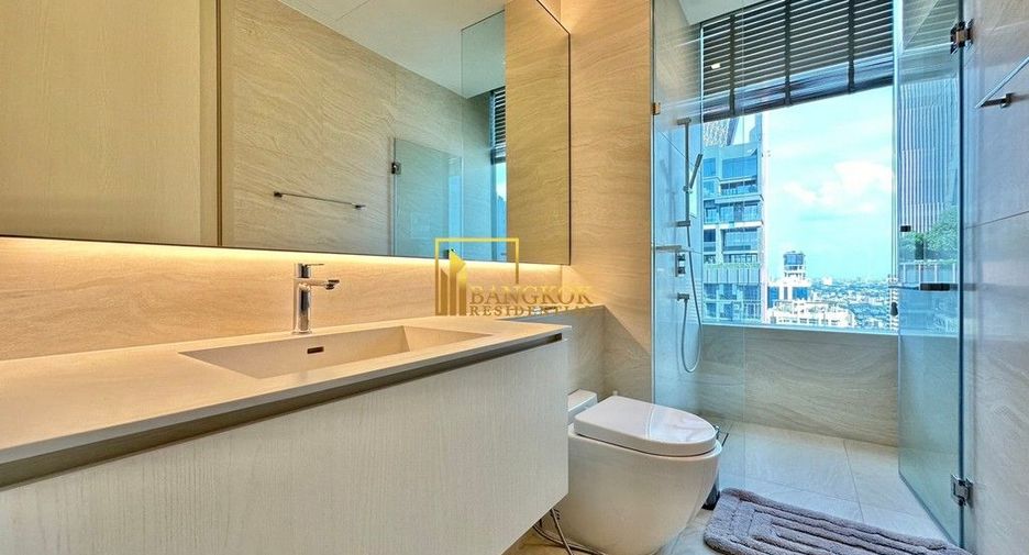 For rent 3 bedrooms condo in Khlong Toei, Bangkok