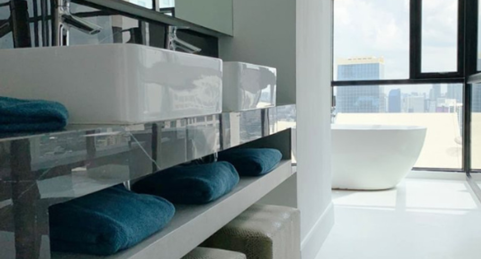 For sale 3 bedrooms condo in Sathon, Bangkok