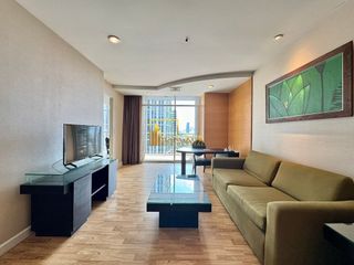 À louer 2 chambres appartement avec services à Sathon, Bangkok