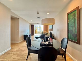 À louer 2 chambres appartement avec services à Sathon, Bangkok