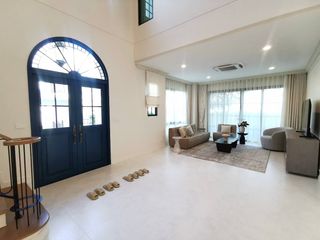 For rent 5 bedrooms house in Saphan Sung, Bangkok