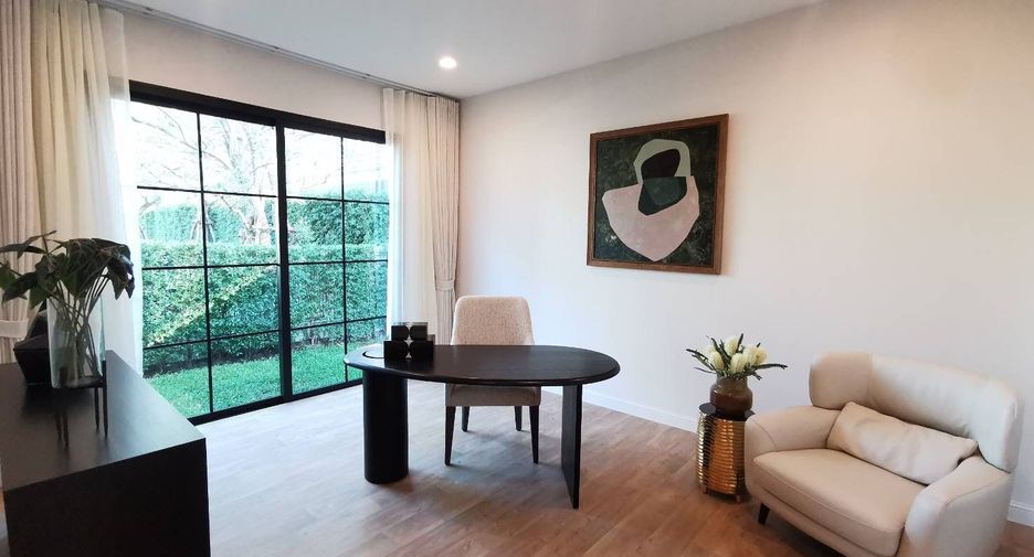 For rent 5 bedrooms house in Saphan Sung, Bangkok