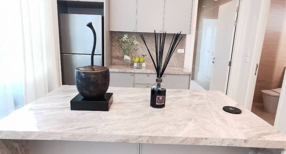 For rent 5 bedrooms house in Saphan Sung, Bangkok
