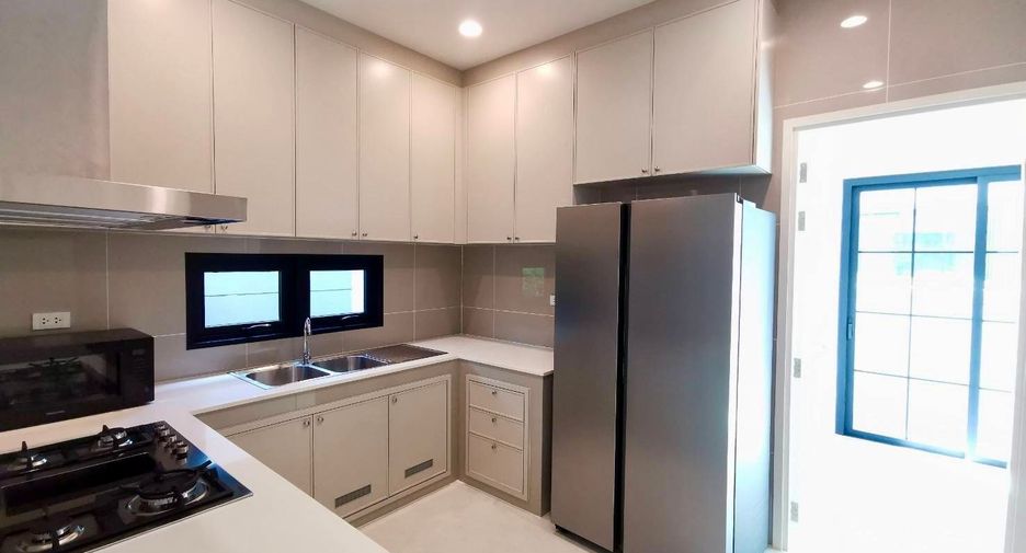 For rent 5 bedrooms house in Saphan Sung, Bangkok