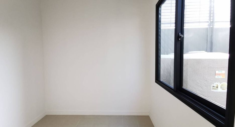 For rent 5 bedrooms house in Saphan Sung, Bangkok