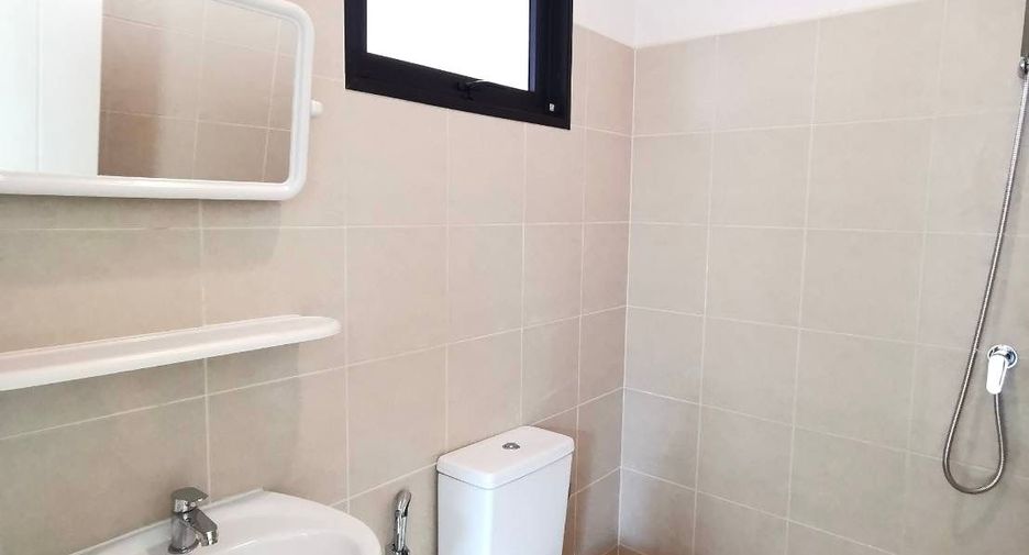 For rent 5 bedrooms house in Saphan Sung, Bangkok
