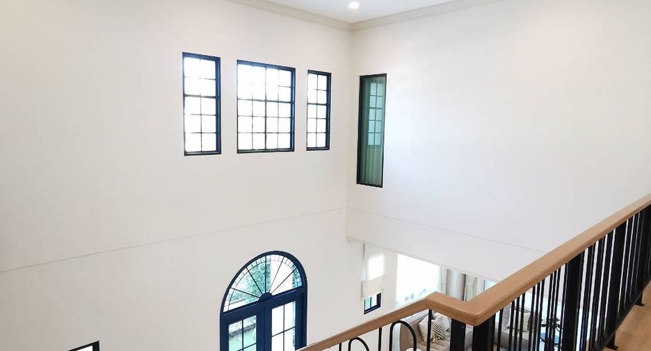 For rent 5 bedrooms house in Saphan Sung, Bangkok