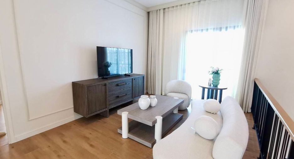 For rent 5 bedrooms house in Saphan Sung, Bangkok