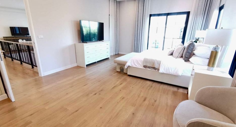 For rent 5 bedrooms house in Saphan Sung, Bangkok