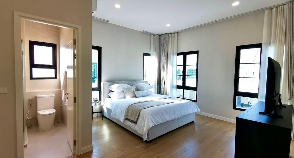 For rent 5 bedrooms house in Saphan Sung, Bangkok