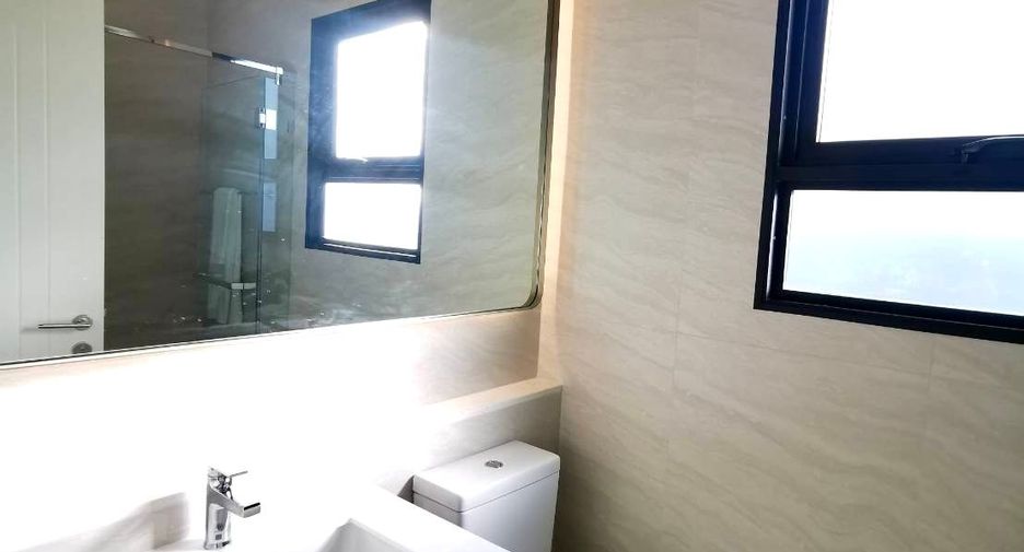 For rent 5 bedrooms house in Saphan Sung, Bangkok