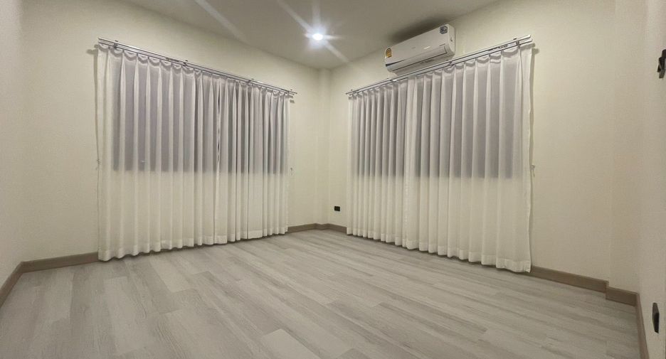 Casa en venta de 4 habitaciones en San Sai, Chiang Mai