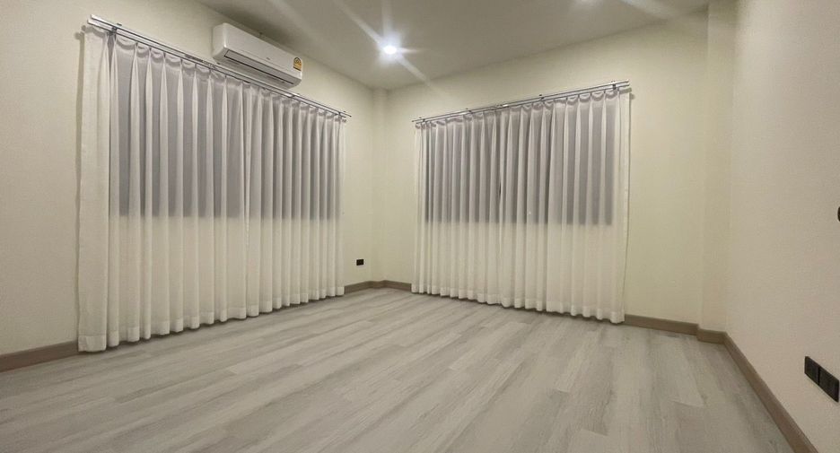 Casa en venta de 4 habitaciones en San Sai, Chiang Mai