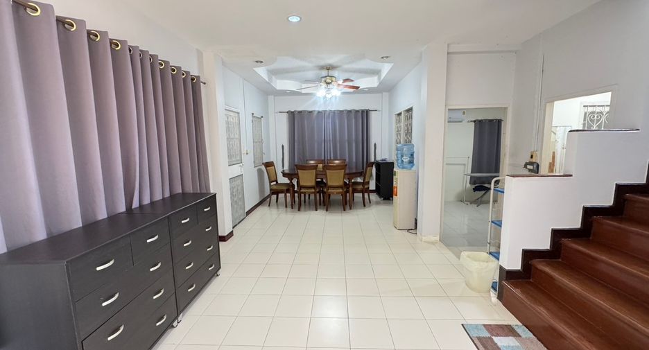 À louer 3 chambres maison à Ban Chang, Rayong