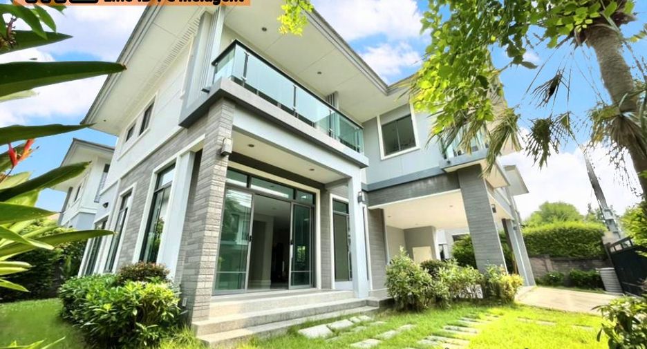 For sale 3 bedrooms house in Suan Luang, Bangkok