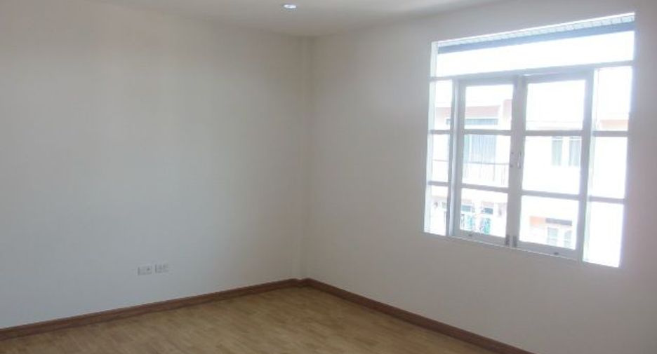 For sale studio townhouse in Sai Mai, Bangkok