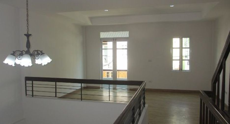 For sale studio townhouse in Sai Mai, Bangkok