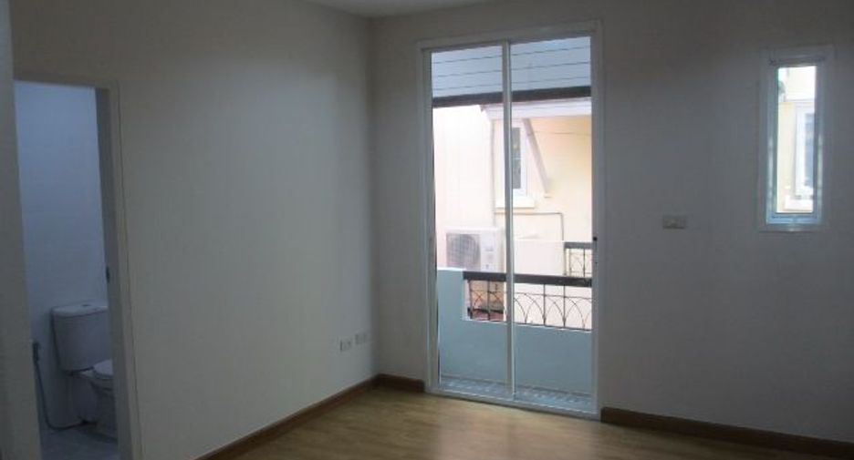 For sale studio townhouse in Sai Mai, Bangkok