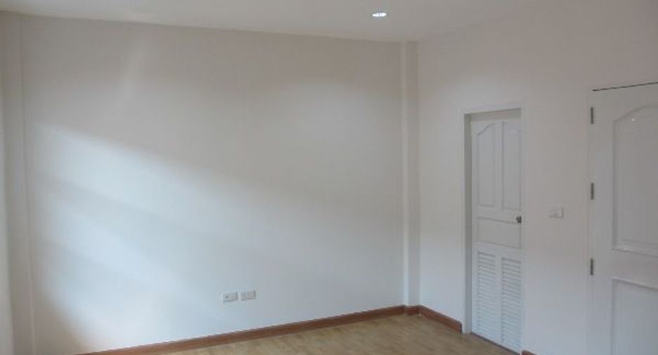 For sale studio townhouse in Sai Mai, Bangkok