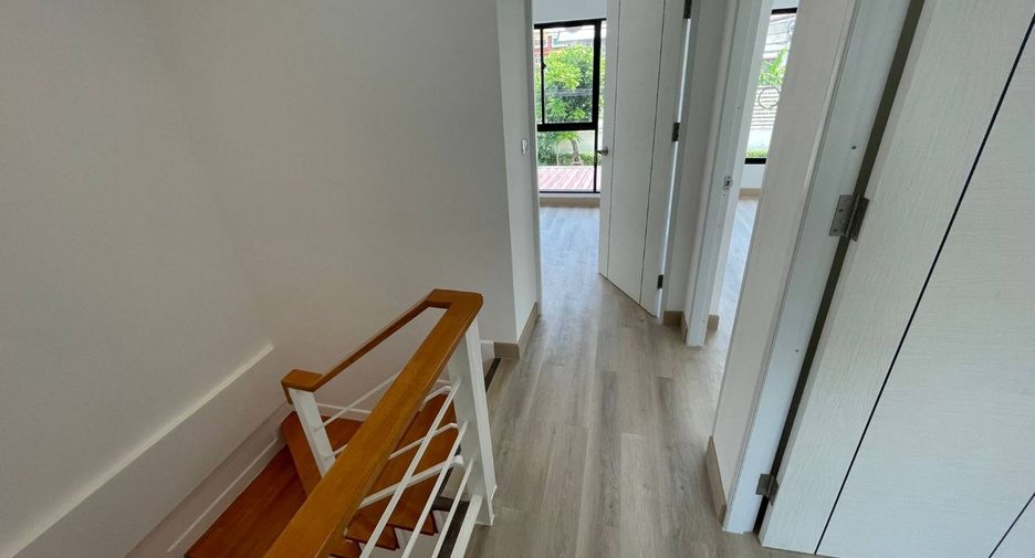 For sale studio townhouse in Bang Khen, Bangkok
