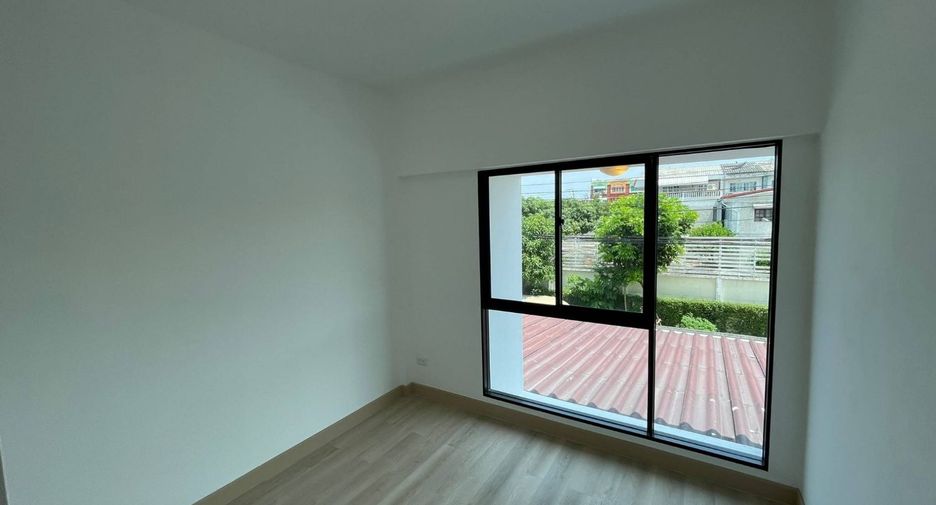 For sale studio townhouse in Bang Khen, Bangkok