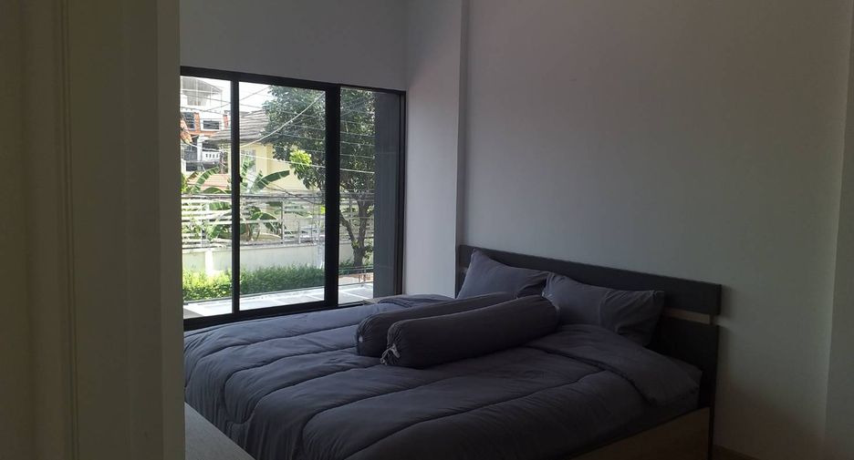 For sale studio townhouse in Bang Khen, Bangkok