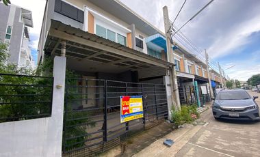 出售 公寓 联排别墅 在 Thung Khru, 曼谷