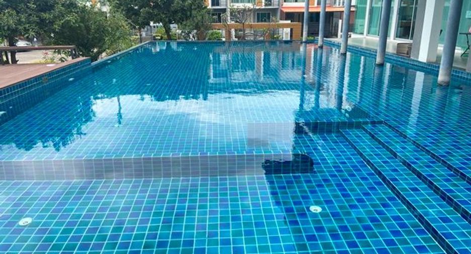 Reihenhaus zum Kauf mit Studio in Thung Khru, Bangkok